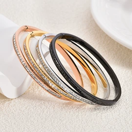 项链;戒指;手链