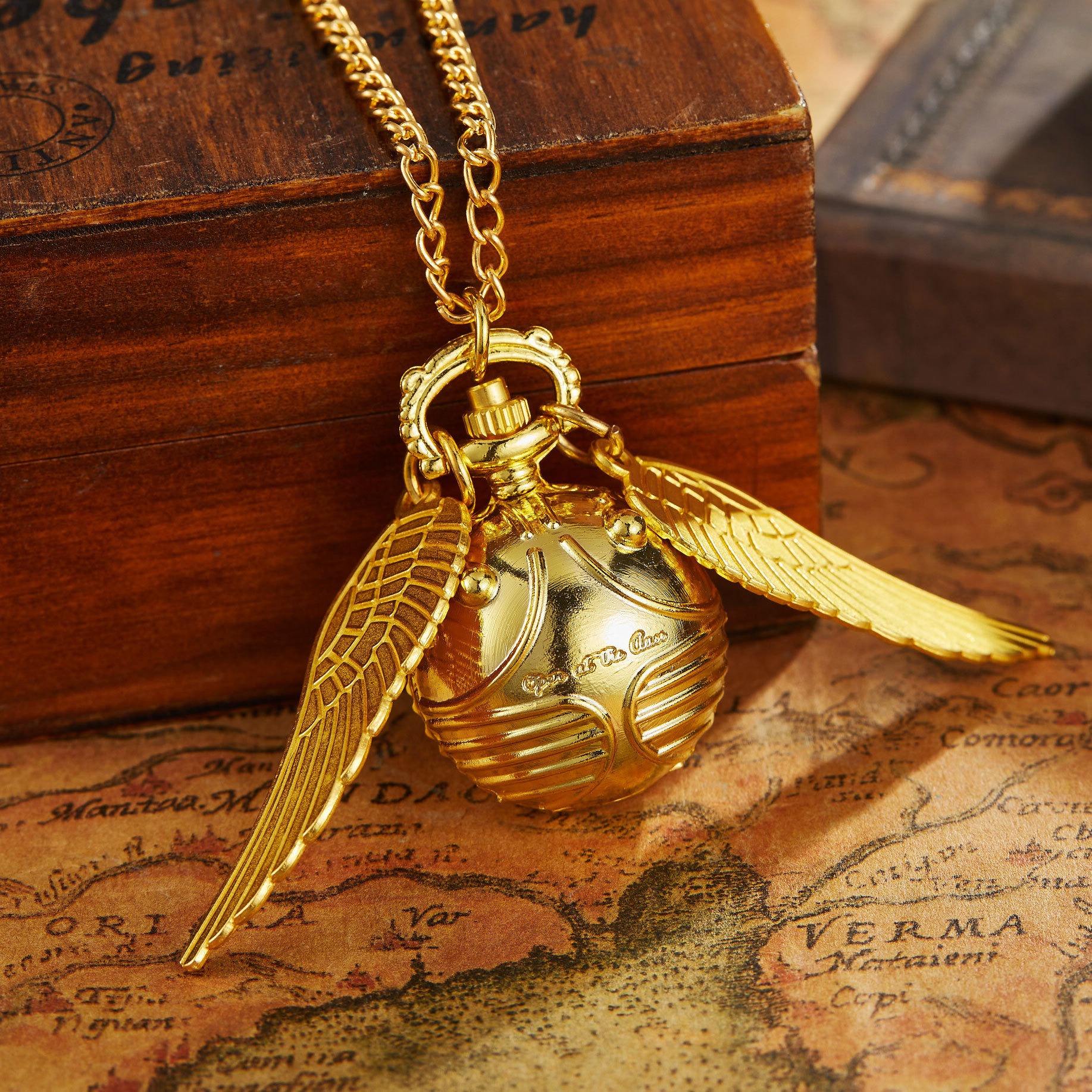 Cross-border New Harry Potter Snitch Ball Glasses Big Wings Retro Quartz Large Pocket Watch Factory Batch