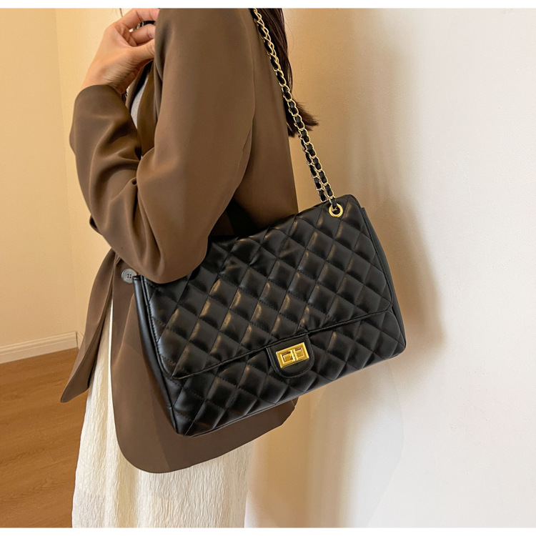 Women's Shoulder Bag Large Capacity Quilted Chain Handbag_voghion.com