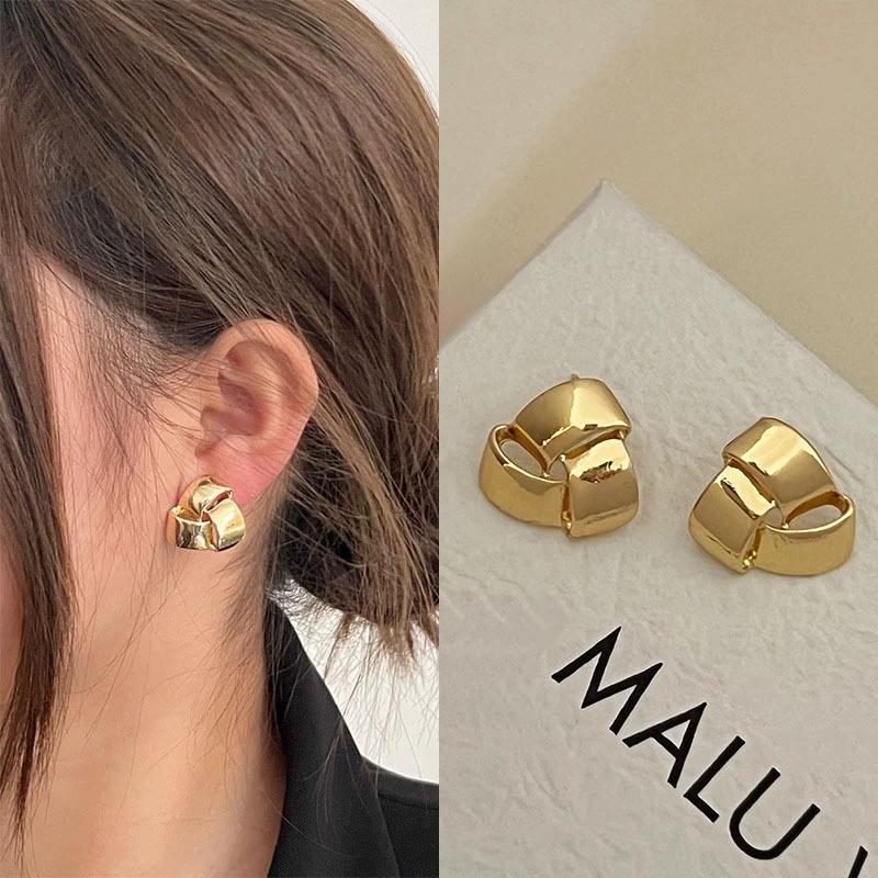 Серебряная игла, золотые универсальные ретро серьги, серебро 925 образец, интернет-знаменитость, стиль легкой роскоши, стиль высокого качества, яркий запоминающийся стиль