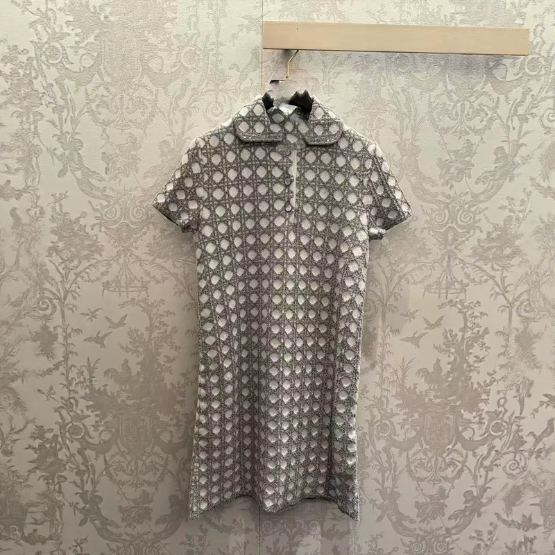 Nanyou D's 2026 new classic herringbone tweed short-sleeve knit dress, available now, a Burberry alternative