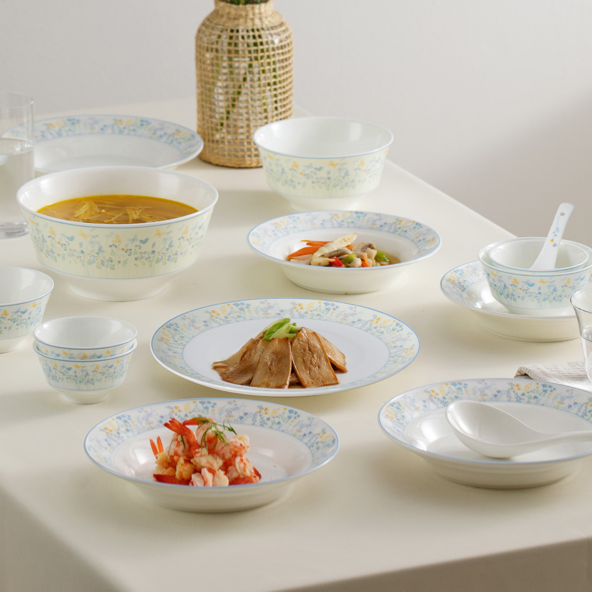 Cerámica solta Yongxia hueso de porcelana doméstica nueva mesa creativa ensalada de fideos cuenco de sopa de pescado enchuerto conjunto de cubiertos
