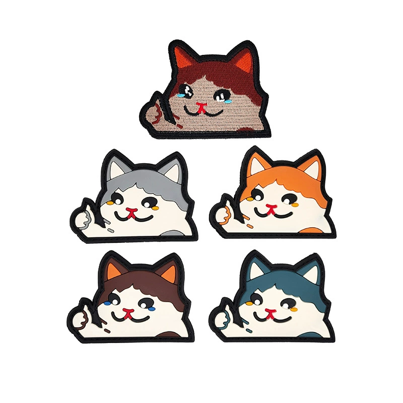 Поощряйте кошку наклеивать творческие значки для вышивки со слезами