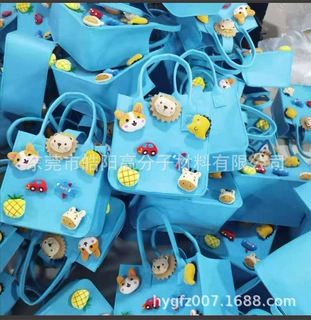 定制毛毡托特包 大容量毛毡购物袋 带玩偶卡通毛毡手提包可印logo