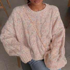 Round neck loose long sleeved top for women 圆领宽松长袖上衣