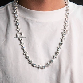 戒指;太阳镜;项链