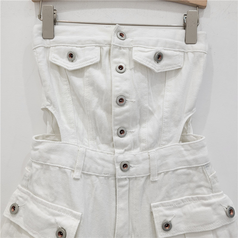 Pantalones cortos de mezclilla de una pieza con sentido del diseño de botones de productos europeos para mujer 24 verano nueva moda herramientas de reducción de edad a pantalones anchos