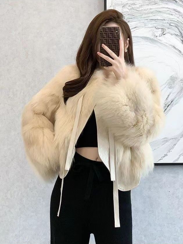 Осенняя и зимняя кожаная трава Внешняя женственная леди 23 Новая молодая домашняя девочка короткая модная меха интегрированная шерсть для волос