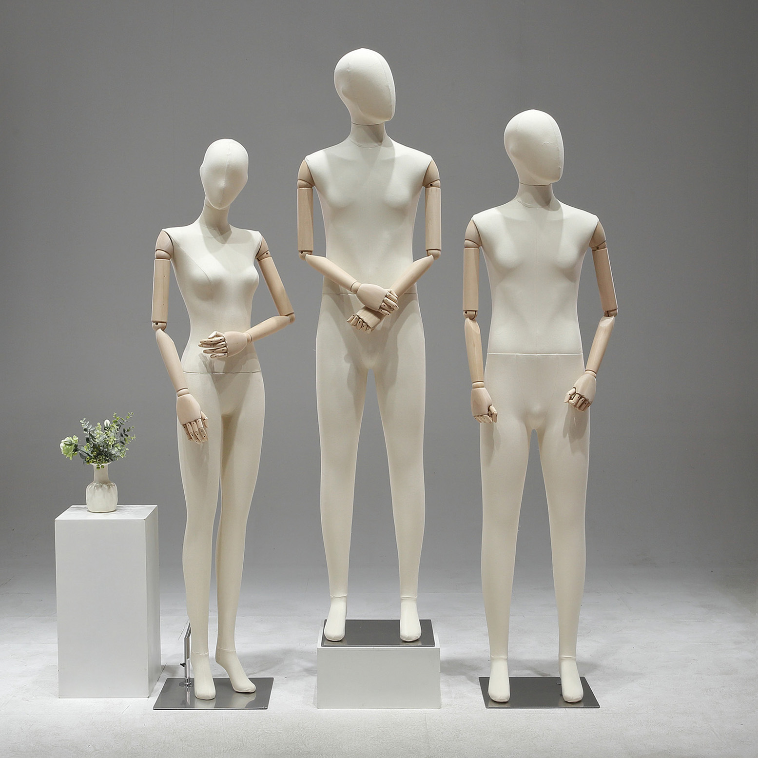 Tienda de ropa coreana colgante de hombro plano modelo de mano accesorios ventanas de mujer y mujer mitad de cuerpo maniquí modelo de muñeca estante de exposición