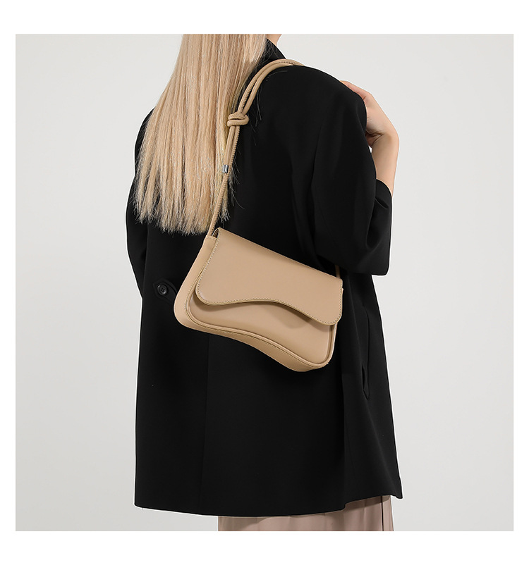 Underarm bag for women, new autumn 2024 fashion and niche design, single-shoulder crossbody bag, stylish and relaxed small square bag undefined