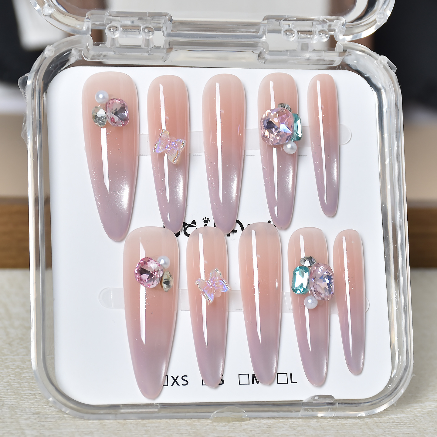Caja transparente para usar uñas tienda física al por mayor barraca de uñas parches de uñas parches de uñas falsas desmontables