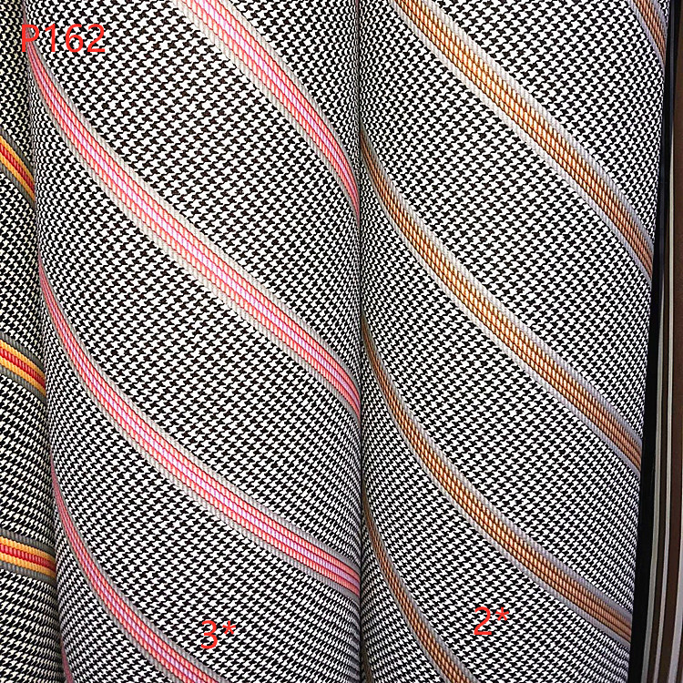 P162  新款 轻奢 千鸟斜条纹  PU 人造革.用于箱包手袋.皮带.鞋材