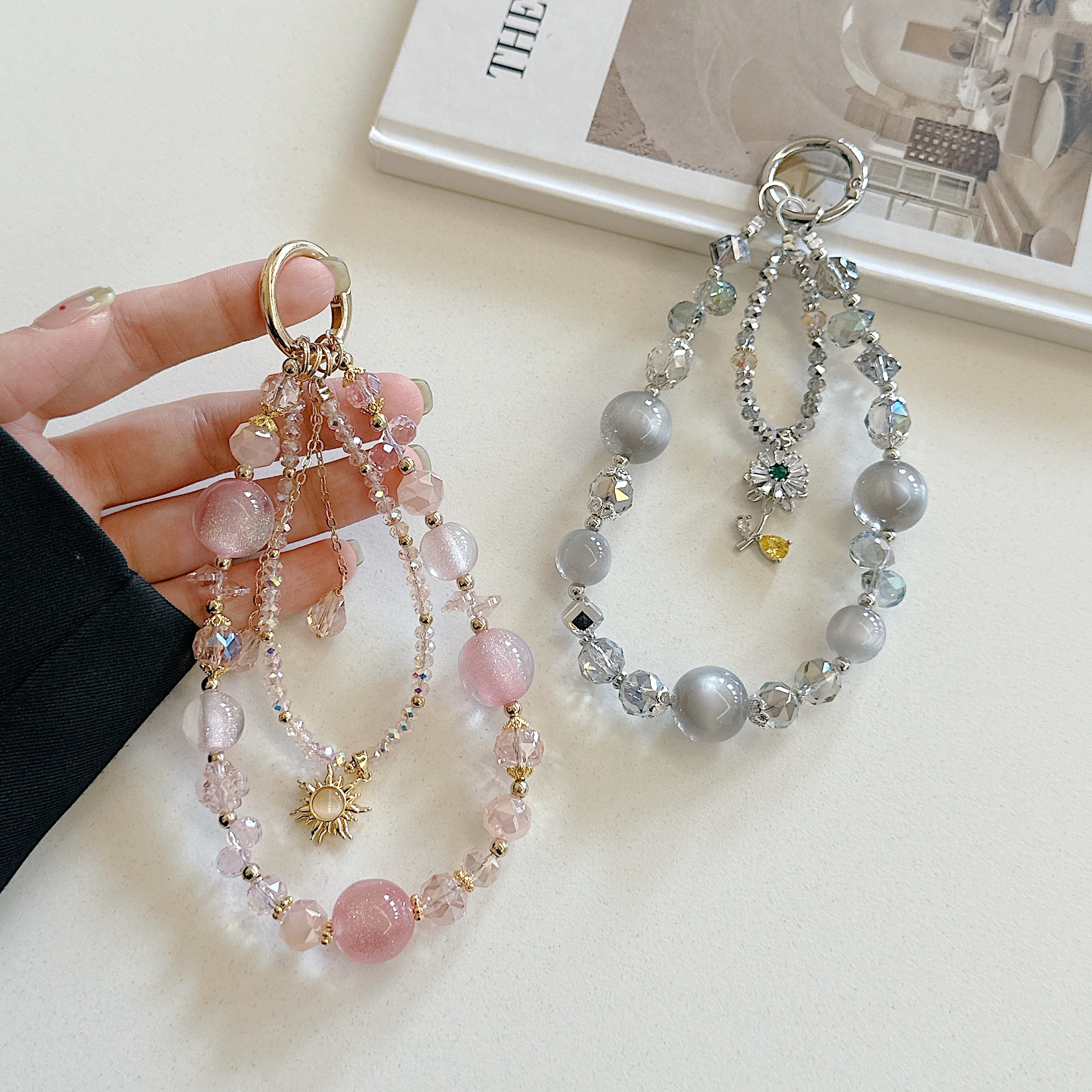 Cadena de colgar para teléfono móvil de alta gama hecha a mano de boutique, cadena de colgar giratoria de margarita pequeña, cordón para teléfono móvil de moda, cadena corta/colgante