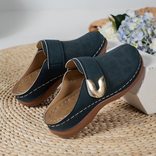 Cross-border wholesale plus-size slippers for women, 2024 summer new style, European and American-style closed-toe metal-cutout women's shoes, size 43, on Wish.