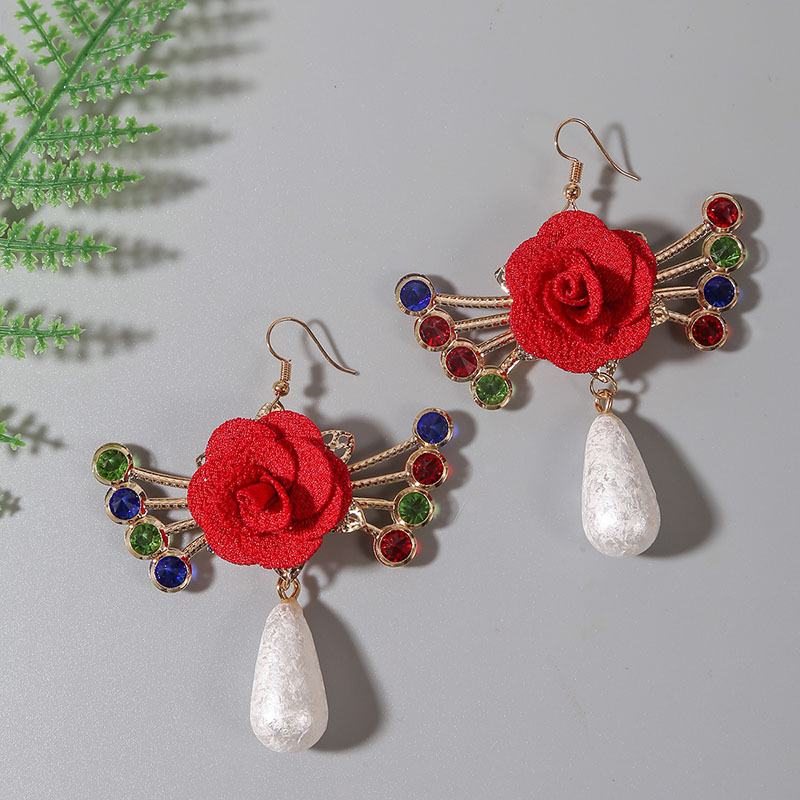 Europäischer Und Amerikanischer Trend Übertrieben Schmetterlings Blume Perle Ohrringe Weibliche Böhmische Kreative Persönlichkeit Kristall Ohrringe Schmuck display picture 3