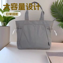 化妆包;旅行包袋;女士单肩包