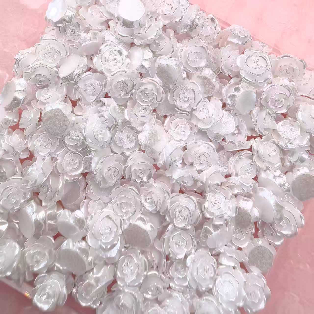 6mm玫瑰花白色美甲饰品_02.jpg