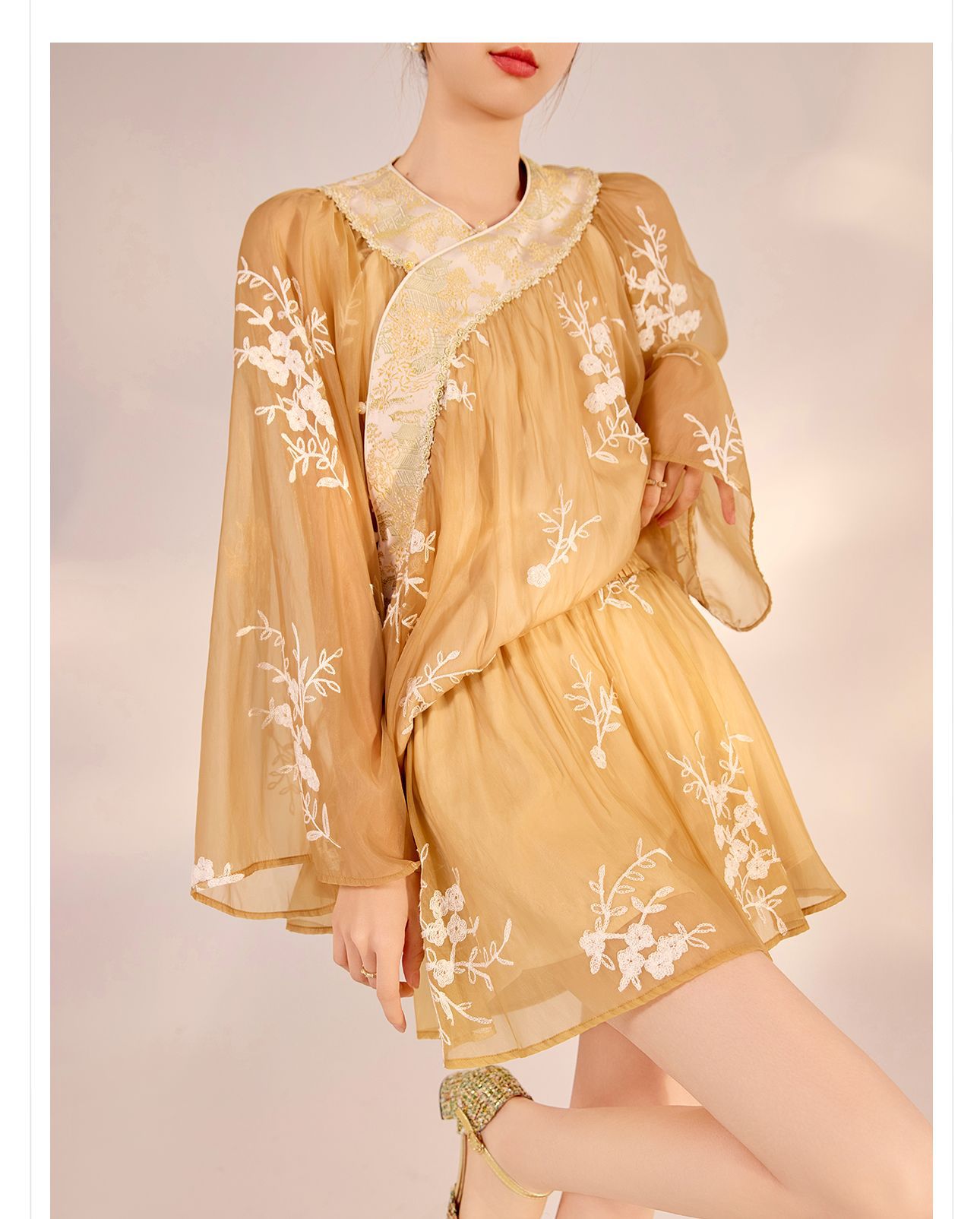 Bộ áo ngắn thêu họa tiết phong cách Trung Hoa mới, dáng rộng sang trọng — Áo, Quần short chi tiết 8