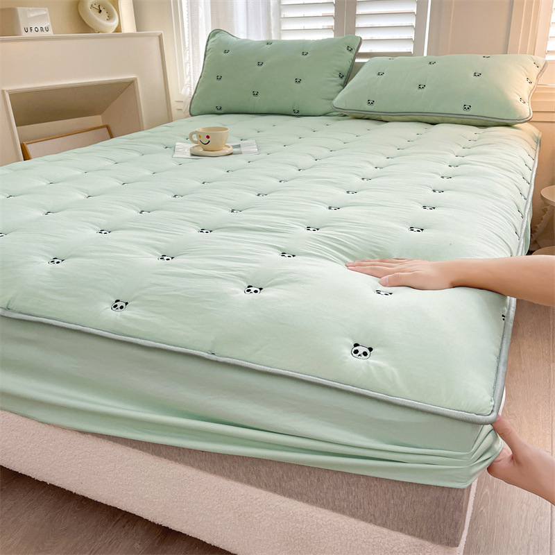 Four-Season Universal Thickened Quilted Mattress Cover Three-Piece Set, Simmons Protective Cover, Mattress Dirt-Proof Cover, Solid Color Non-Slip Bed Sheet