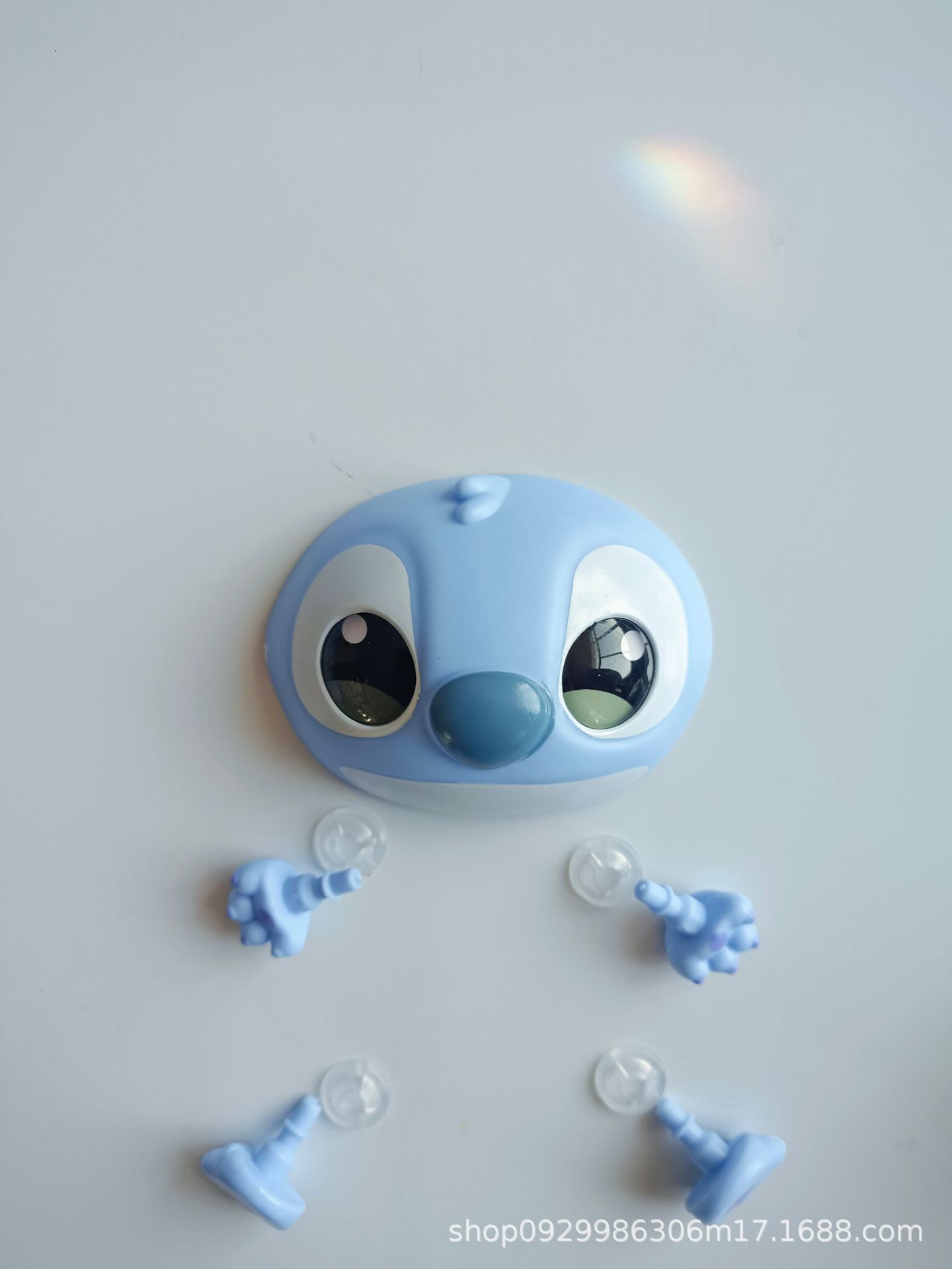 조용히 추가할 수 있는 액세서리(손, 발 포함)