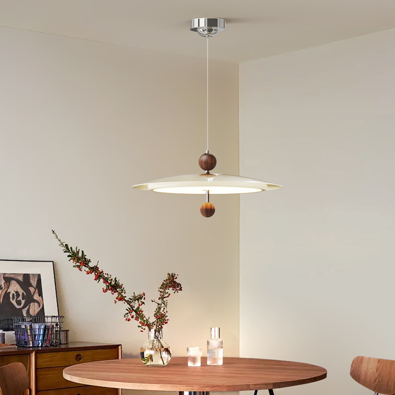 Araña de dormitorio de estilo crema francés, habitación de personalidad creativa, lámpara de techo del dormitorio principal, lámpara de estudio de protección ocular de estilo antiguo