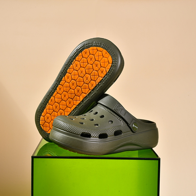 Zapatos con agujeros para mujer, plataforma de playa, suela gruesa, suela de goma antideslizante, 2025, sensación de pisar la mierda, sandalias y zapatillas de playa, uso de verano para mujeres