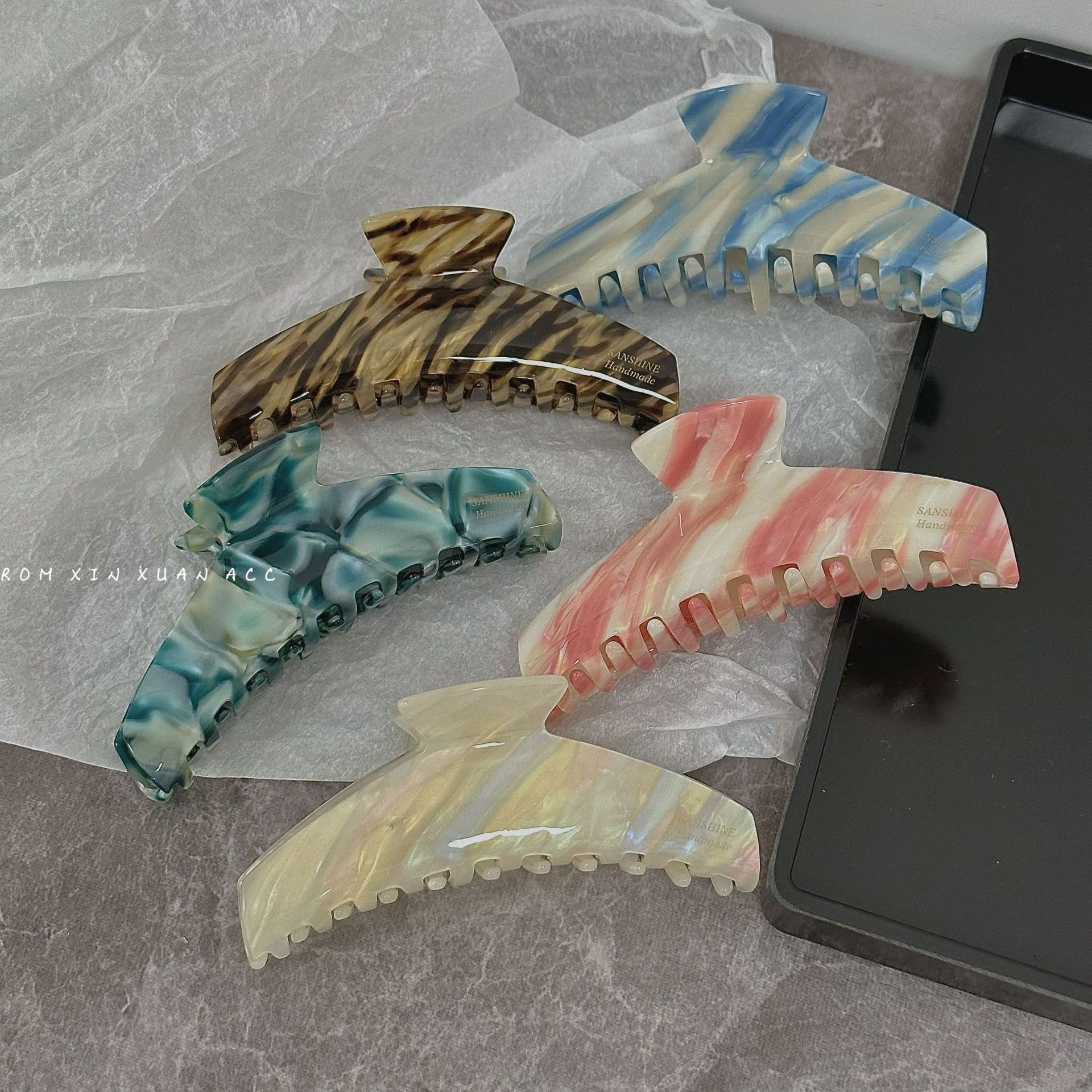 Fermaglio per capelli in acetato da donna pinza a granchio chic_voghion.com
