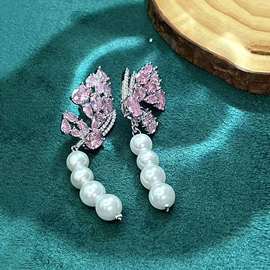 胸针;耳钉;项链