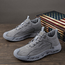 跨境大码男鞋2025新款男士软底运动鞋户外复古鞋子休闲系带跑步鞋