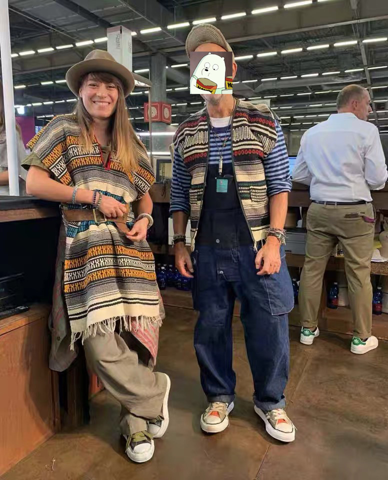 Tuta da lavoro a blocchi di colore, stile maschile, con bretelle, pantaloni da papà, pantaloni in denim, marchio europeo e americano alla moda_voghion.com