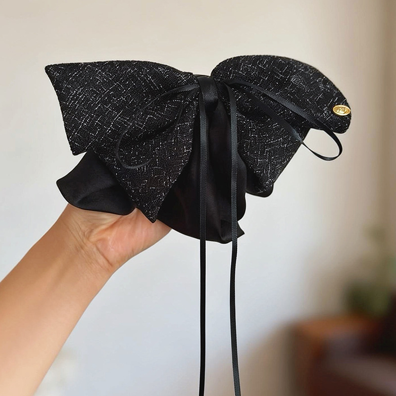 205 зажим для хвоста с черной линией