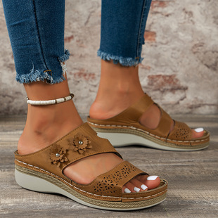 Cross-border plus size slippers women's 2021 new spring and autumn hollow wedge casual sandals wish flower beach shoes