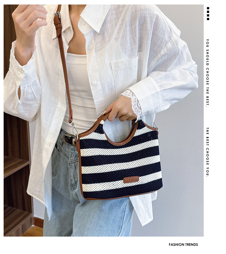 Korean style laid-back and relaxed tote bag 2025 new summer versatile woven and pieced large-capacity single-shoulder bag full figure