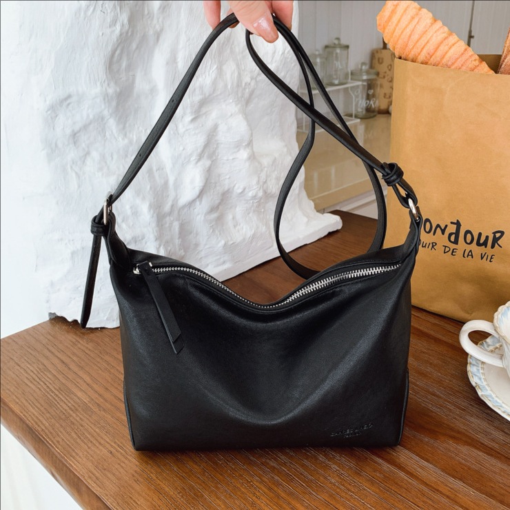 Bolso de mujer 2025 nuevo invierno retro bolso de brazo universal temperamento bolso de bolsas de bolsas de hombro universal