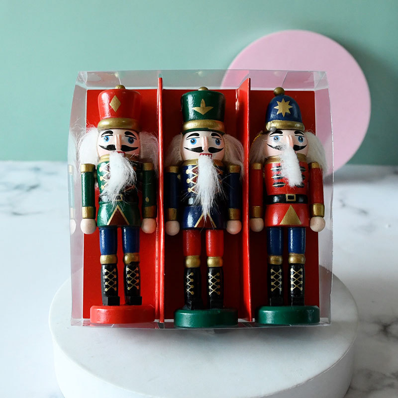 Nuevo estilo europeo muñecas de dibujos animados polvo de caramelo artesanía decoración de Navidad pequeño colgante