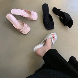 女式皮靴;高跟凉鞋;女式时装单鞋