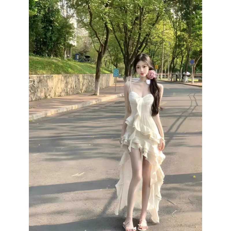 実物写真のフレンチフリル不規則サスペンダードレス、夏のピュアセクシースタイル、海辺での休暇のロングドレス、妖精のようなデザイン|undefined