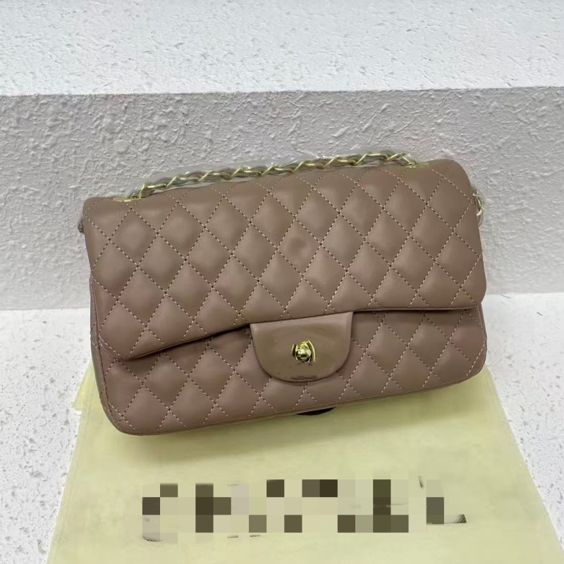 카키색