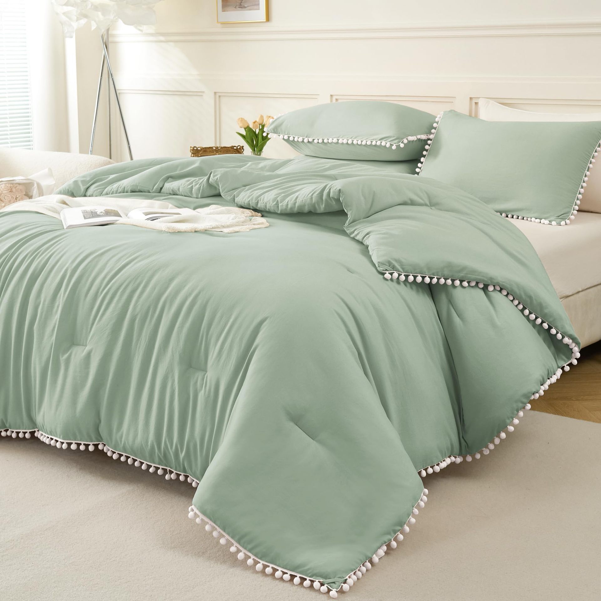 SKU-09-08 - Sage & White Q