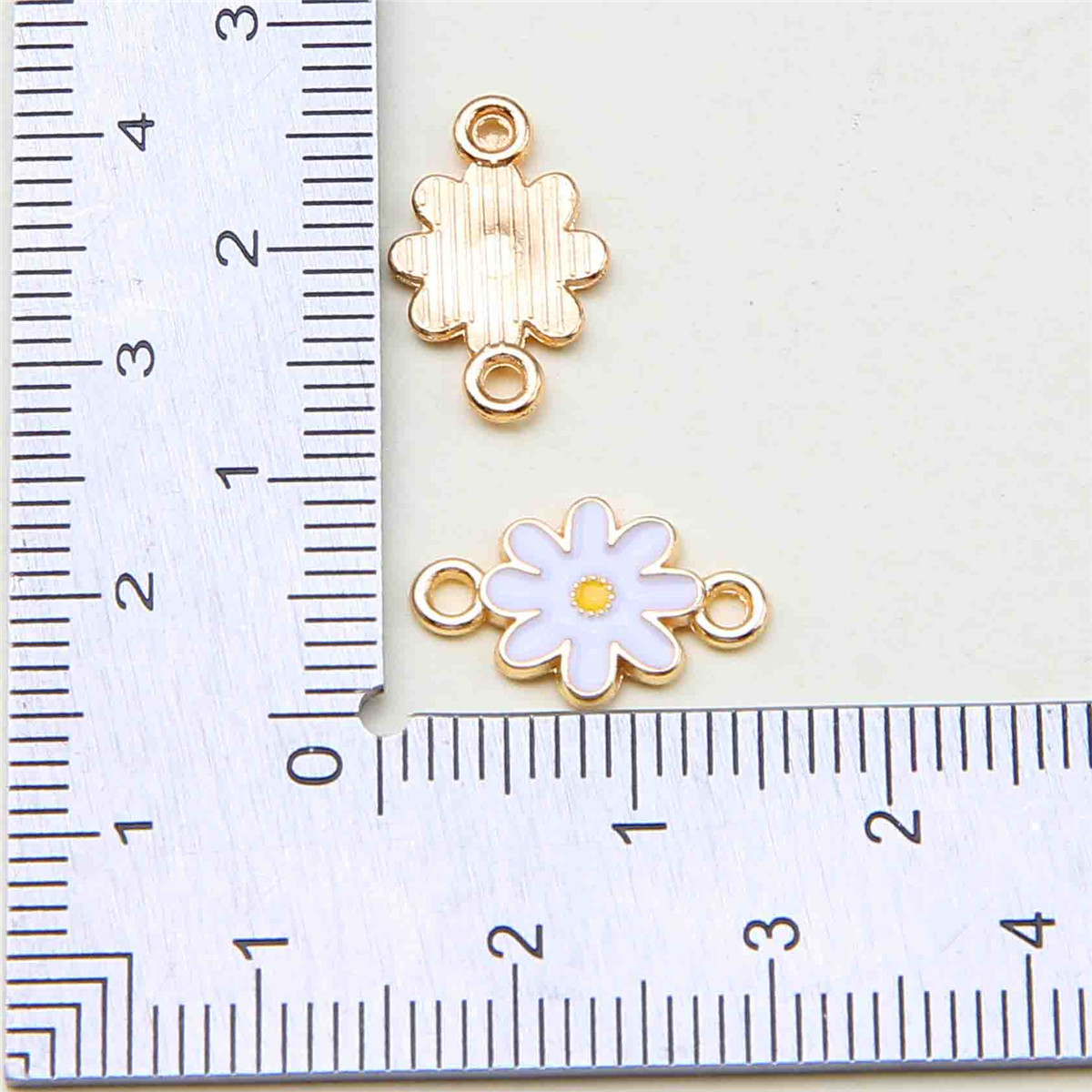 Joyas de bricolaje aleación gotas de aceite doble suspensión Margarita conexión colgante viento fresco para hacer materiales de conexión de joyas