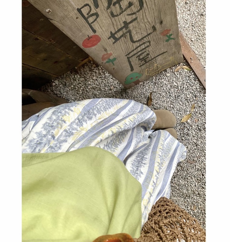 正反两穿绿色小背心+ 复古树叶印花休闲阔腿裤两件套|undefined
