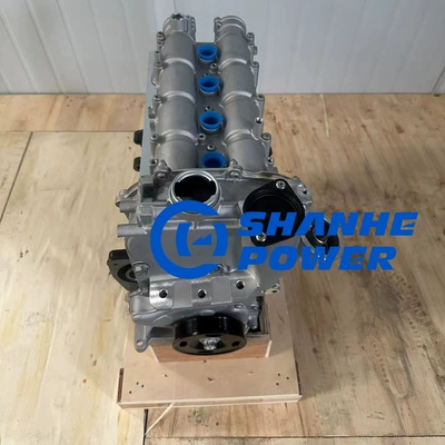 Engine assembly engine is suitable for
