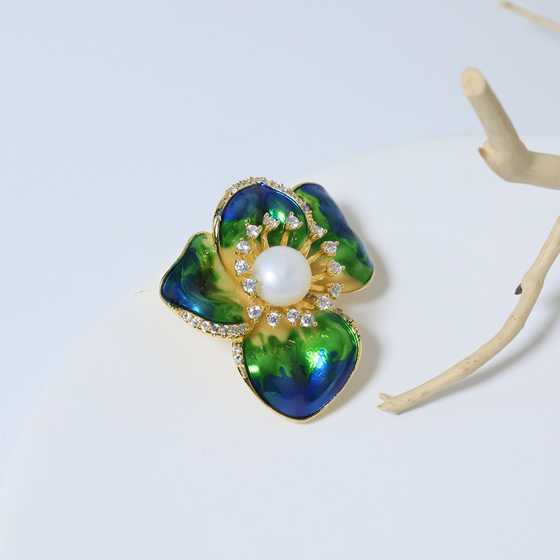 Accesorios DIY camellia esmalte pintado broche de alta calidad grueso dorado zircón pin pectoral de perla soporte vacío image 3
