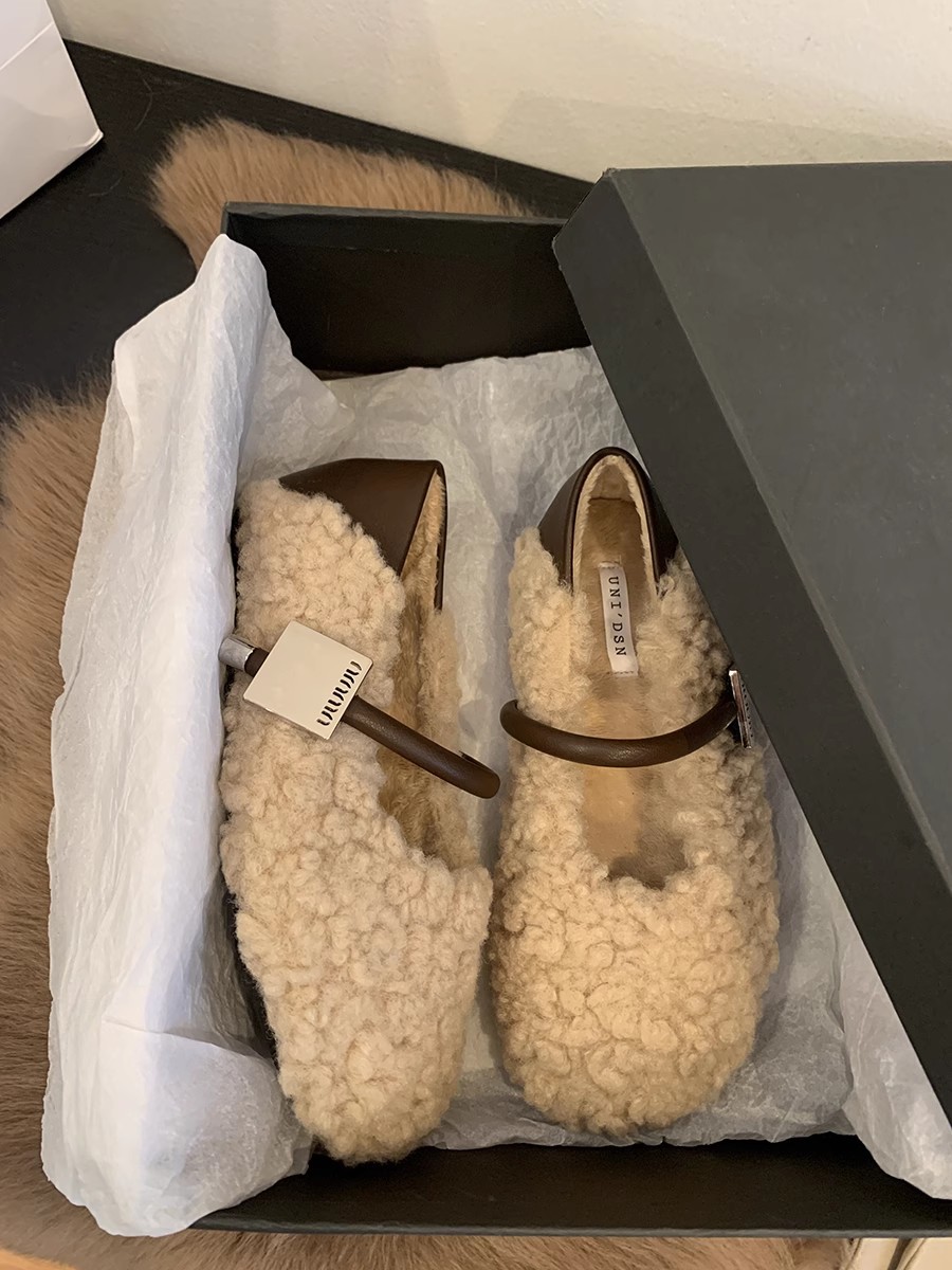 2024 neue Herbst- und Winterschuhe aus Samt mit runder Spitze, flachem Mund, Temperament mit flachem Boden, warme Bohnen, französische haarige Schuhe für_voghion.com