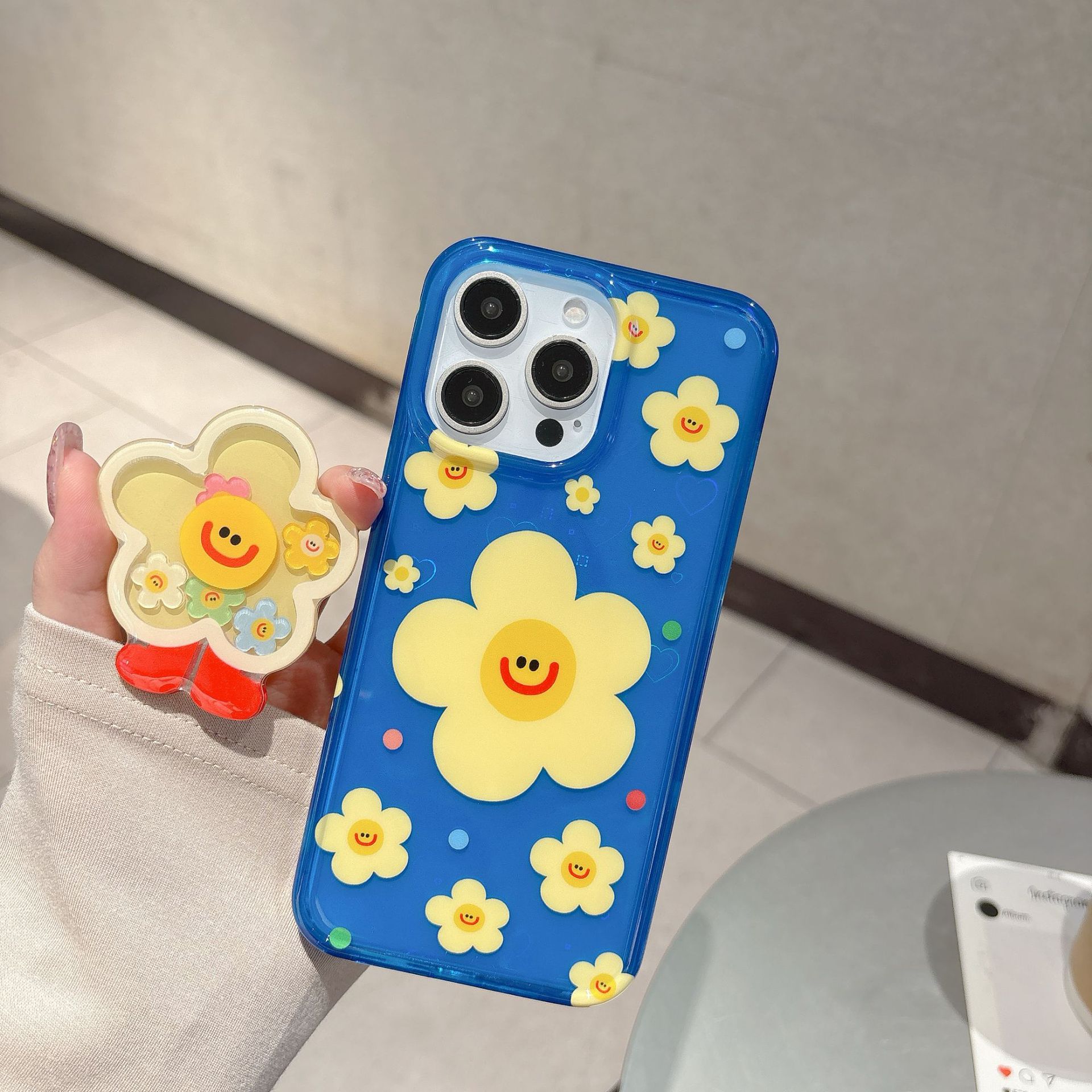 Pequeña niña fresca flor amarilla para Apple 16ProMax funda para teléfono 15Pro Pareja 14/13 Nuevo 15PM