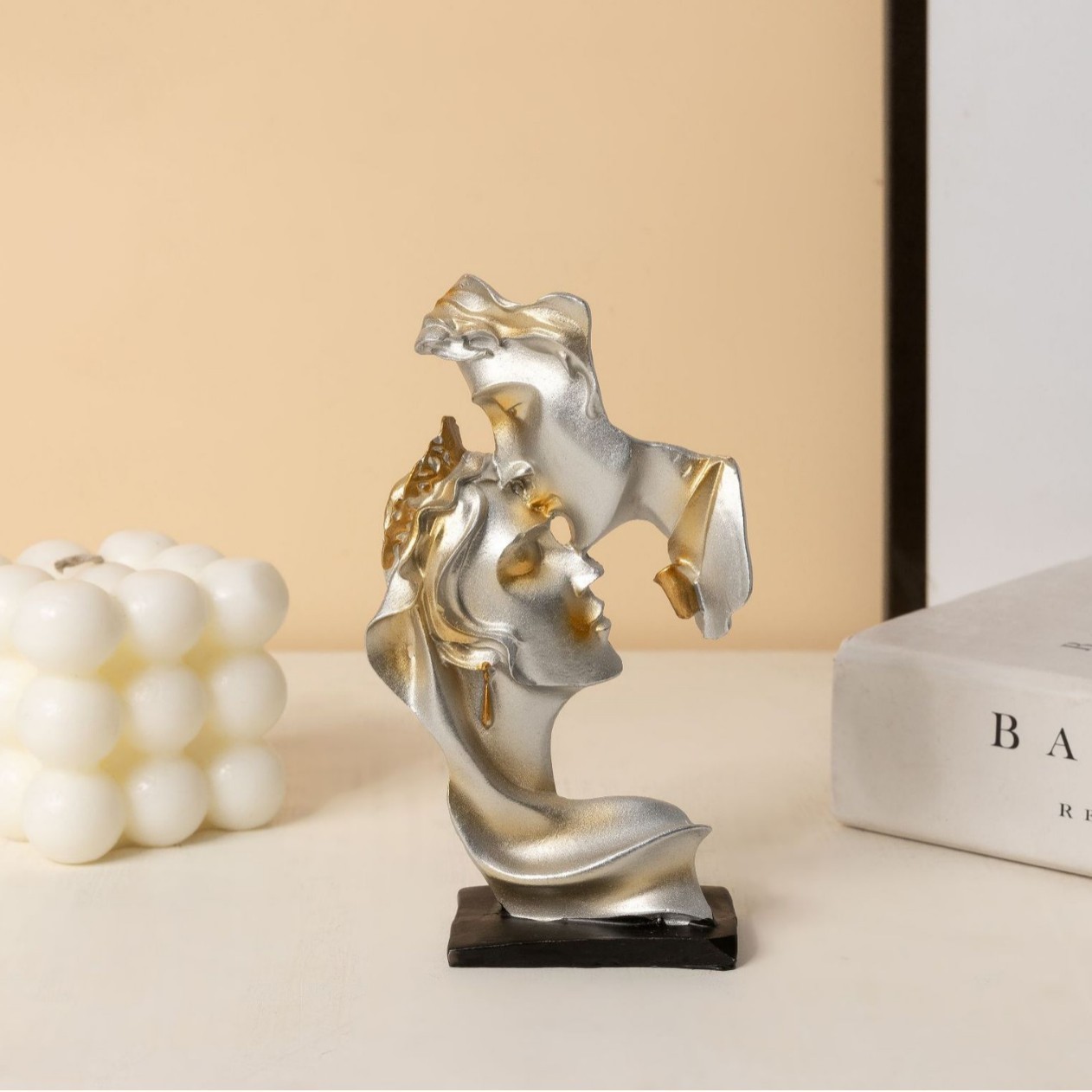 샴페인 컬러 - 깊은 사랑의 키스