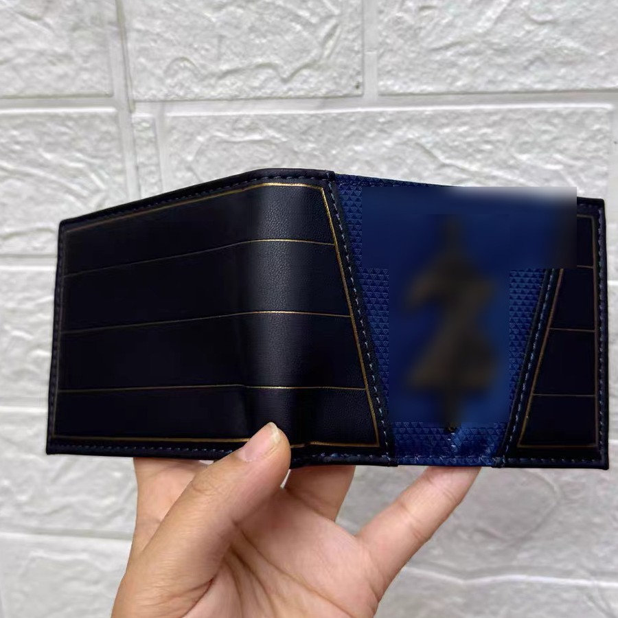 Cartera Corta con Relieve Metálico de PU para Uso Diario image 2