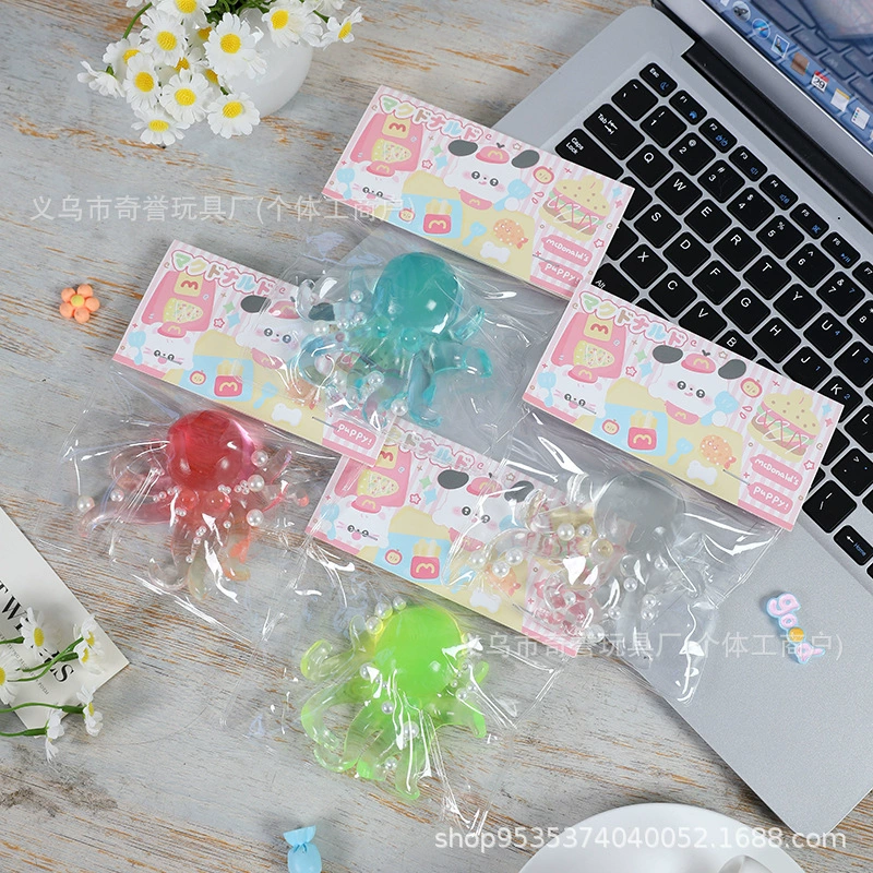 Маленькая красная книга того же ультра-мягкого щепотка прозрачного осьминога щепотка