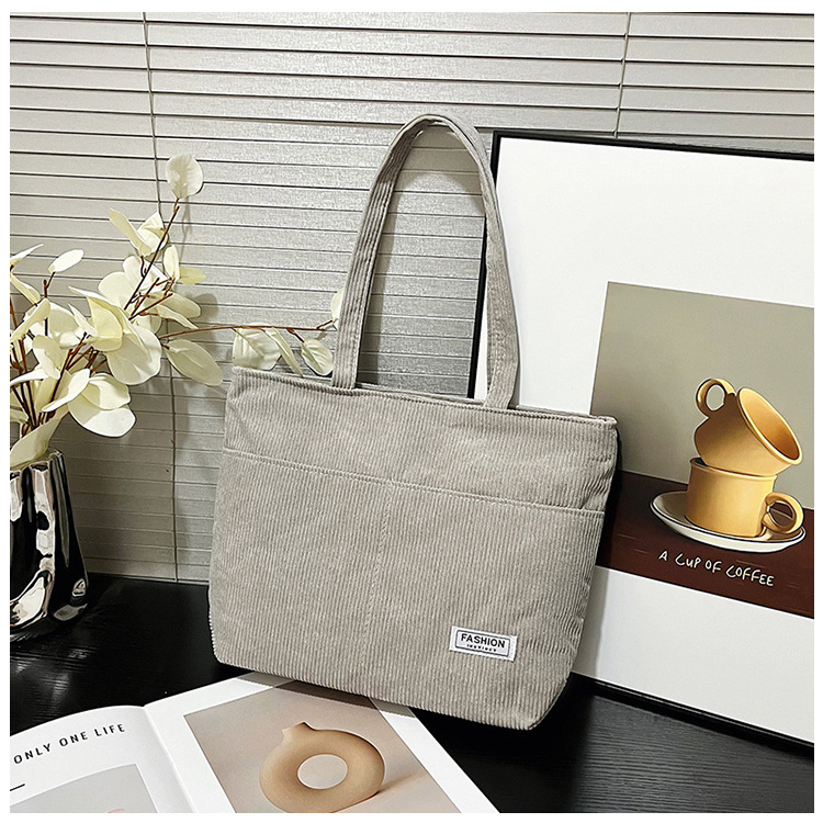 The fashionable and retro bucket bag for women, the new large-capacity versatile crossbody bag for women, and the trendy and elegant tote bag for women are selling well undefined