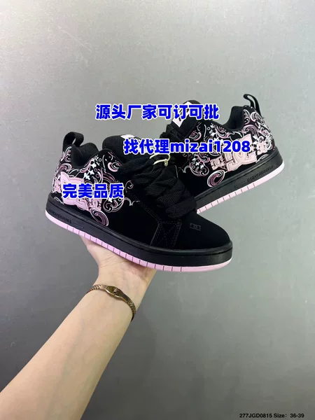 Cross-border foreign trade DC Shoes men's and women's embroidered skate shoes European DC shoes campus loafers casual sports shoes